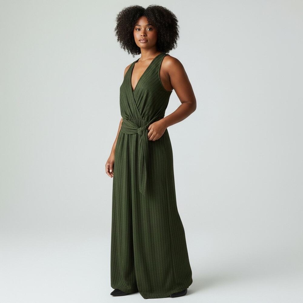 Flying Tomato Sleeveless Wide Leg Belted‎ Jumpsuit in Green Size Small